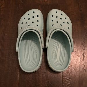 turquoise crocs size Women’s 6 / Men’s 4